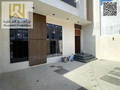 الفخامة تلتقي مع المساحات الواسعة: تاون هاوس 5 غرف نوم في منطقة الزاهية شامل الماء و الكهرباء. يتميز بإطلالات خلابة وقرب مثالي من كافة الخدمات.