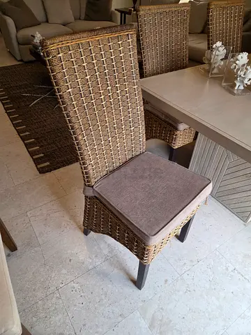 Crate & Barrel Dining Table & chairs for Sale – Excellent Condition