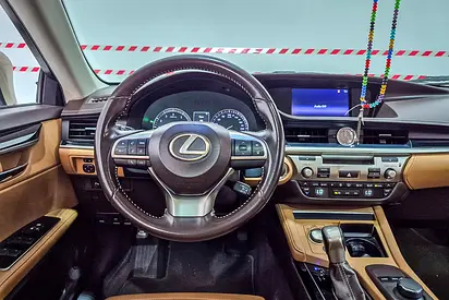 صورة 10 لـ 2018 Lexus ES-SERIES