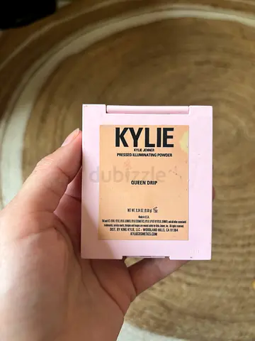 KYLIE pressed illuminating powder - Queen Drip (used)