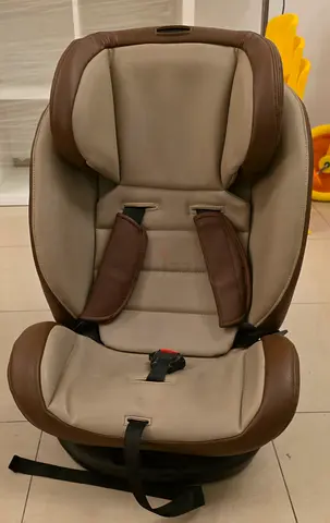 Giggles car seat isofix