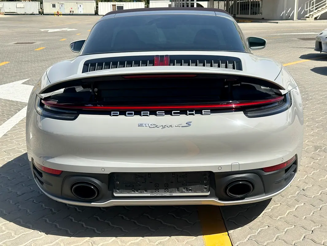 بورشه 911 2023