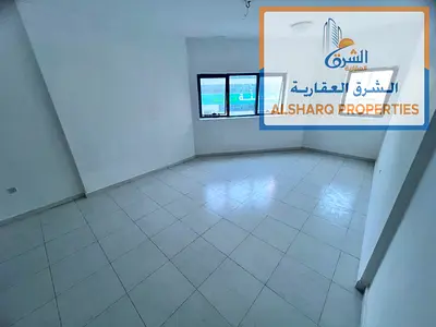 Very large space - Free parking - Built-in wardrobes - Prime location close to all services - Easy access to Dubai