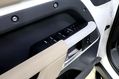 2024 LAND Rover DEFENDER thumbnail 17