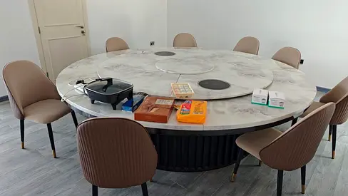 Moter Dinning Table