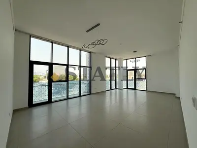 Bright Luxury 3BR+M | Semi Furnished Kitchen | Large Balcony