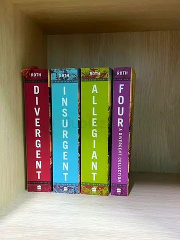 Divergent novel sci-fi series (10th anniversary edition)