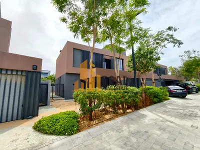 Luxurious spacious 5 Bedroom villa with Private pool // Fully Landscaped // Ready to move // kaya Massar