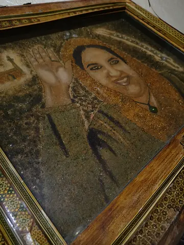 Framed Portrait Artwork in Decorative Wooden Frame