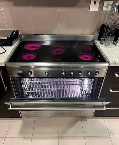 New Smeg 5 Hobs Full Electric Ceramic Cooker Range Size 90cm
