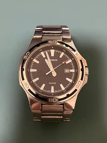 Casio stainless steel men's wristwatch - working, classic design
