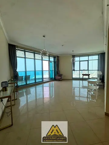 فرصة مميزة للسكن في واحدة من المواقع الحيوية في عجمان، داخل أبراج كورنيش ريزيدنس، شقة غرفتين وصالة مفروشة بالكامل، تتميز بإطلالة بحرية وإطلالة على الم