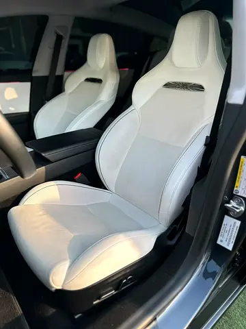 صورة 8 لـ 2025 Tesla MODEL 3