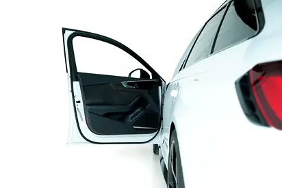 2024 AUDI RS4 — миниатюра 18