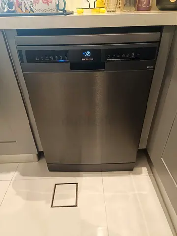 Siemens iQ300 3rack freestanding stainless steel dishwasher wifi access - good condition