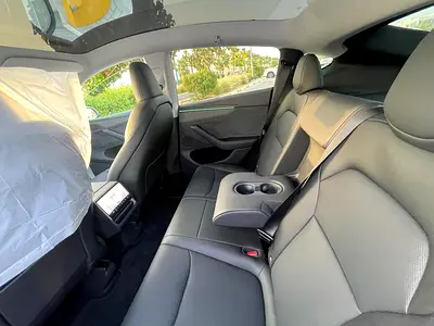 2025 Tesla MODEL Y 缩略图 9