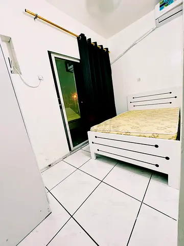 Couple partition