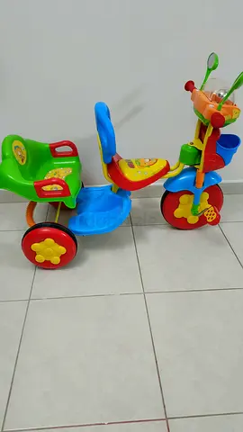 3-Wheel Kids Tricycle with Push paddles and music / cycle bike