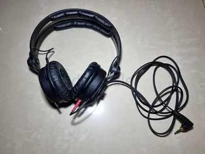 Sennheiser Hd 25 Professional Dj Headphones, Black, Wired