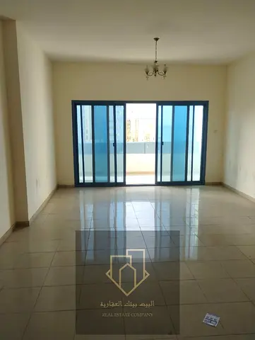 Two bedrooms and a living room, Ajman Corniche, free air conditioning, free parking