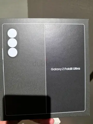 Samsung green shadow Ultra fold 8 with 2 years insurance