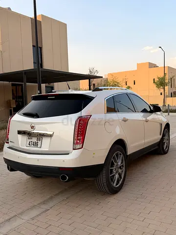 Pristine Cadillac SRX Luxury 2015 - Japanese Specs