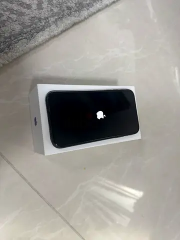 Apple iPhone (with box) - Good working condition