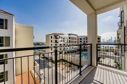 Vacant | Partial sea view | Appliances Included