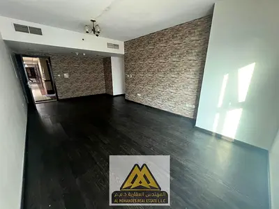 Spacious family apartment in a prime location with a balcony and open view, plus free parking and c