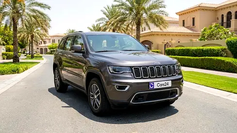 AED 794/m | 0 DP | Free 3 Months Warranty | Service History | 30D Return | JEEP GRAND CHEROKEE 2018