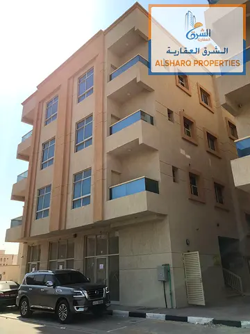 Building for investment with an excellent return on investment, only four years old, area 3094 sq ft