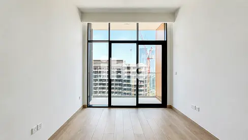 Vacant | Stunning Beachfront View | Multiple Cheques