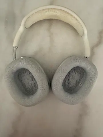 Apple AirPods Max( lighting port) no case