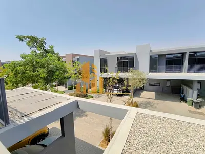 Low Price 4BR Middle Unit available for Rent in massar
