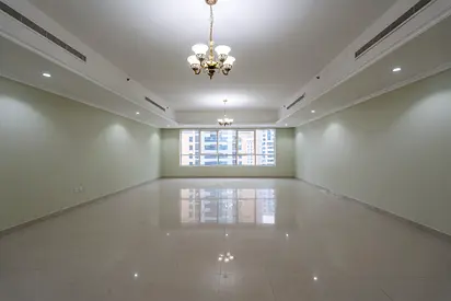 🏡 4 Bedrooms & Living Room with Hallway for Annual Rent ✨ 📐 Area: 2,500 sq ft 🛏️ Spacious Living