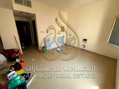 استوديو واسع في النباعة قرب اللولو ماركت، تكييف وغاز مركزي. الإيجار 15,000 درهم سنوياً، والدفع متاح على 4 أو 6 دفعات. سكن عملي بسعر مميز.