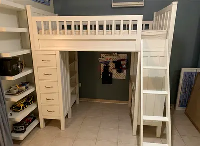 Excellent condition pottery Barn Bunk Bed with mattresses