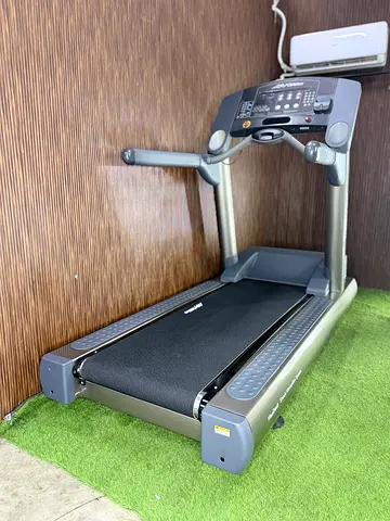 Life fitness CLST