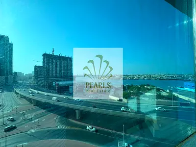 للإيجار السنوي في أبراج الخور عجمان 3 غرف وصالة بإطلالة بحرية مميزة غرفة خادمة 4 حمامات تكييف مركزي وبلكون بموقع متميز جدا