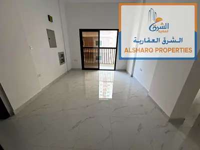 غرفتين وصالة أول ساكن على كورنيش عجمان، ماستر وبلكونة ومساحة كبيرة