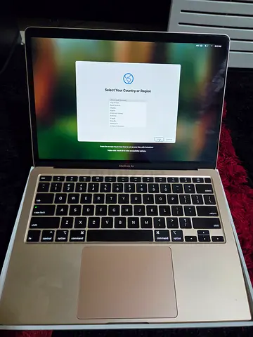 MacBook Air 13-inch - Gold with box