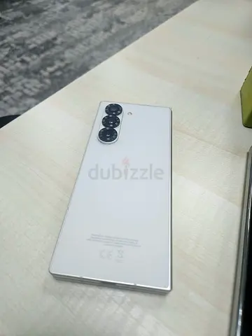 White Samsung Galaxy Fold Z 6 - good condition - Foldable