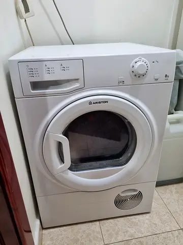 Ariston Front Load Dryer 8KG - نشافة ملابس تعمل بشكل ممتاز