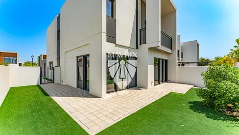 Vacant | Landscaped Community | La Rosa, Villanova