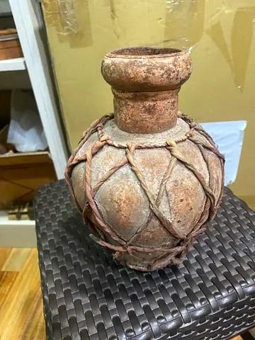 Vintage pot vessel