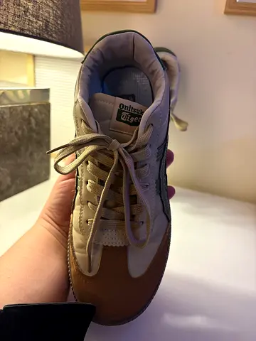 Onitsuka Shoes for women - Size US 8.5