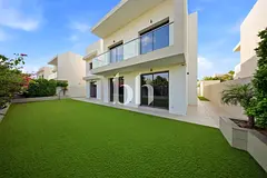 Single row | Luxurious Villa | Private garden