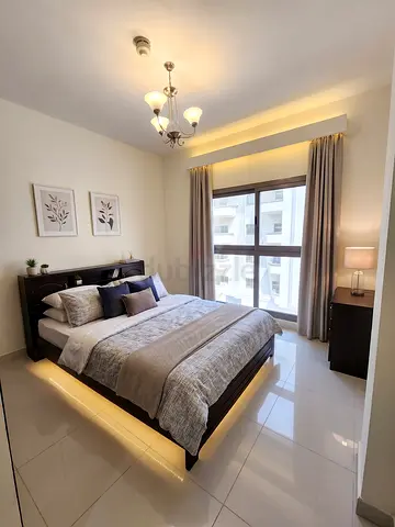 Master bedroom/private washroom/2-3 Min to metro