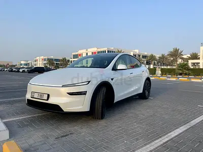 GCC tesla model Y long range perfect condition