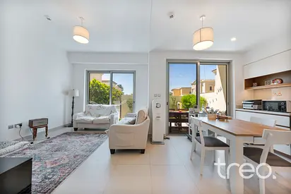 Vacant soon | Single Row Internal | Landscaped Garden